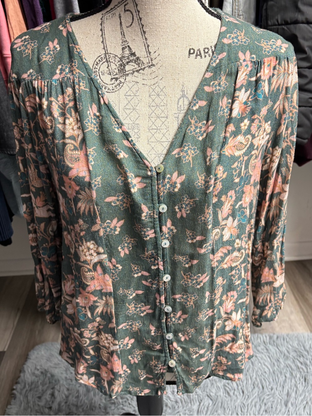 Floral Button-Front Blouze